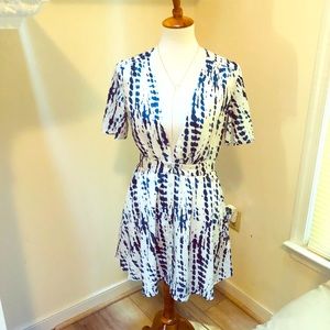 House Of Harlow 1960 Low Cut Dress 💕